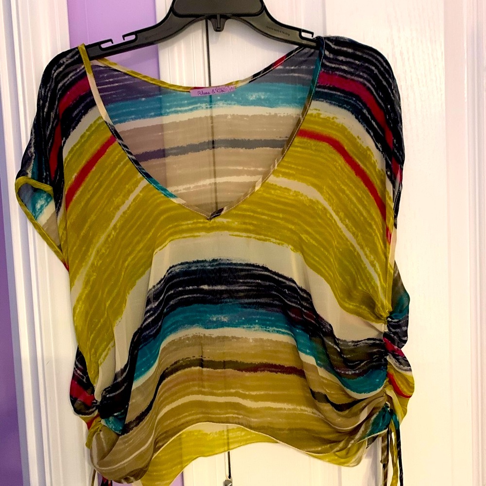 💕2 for $20 sale💕 Rheea & Co Short Sleeve Blouse Size Small
